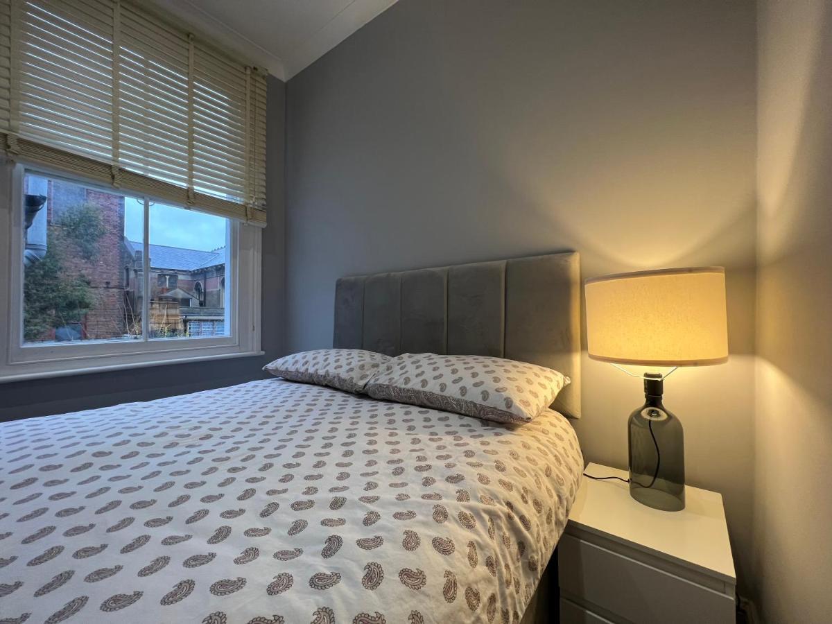 Lovely 2-Bedroom Victorian Flats Londra Esterno foto
