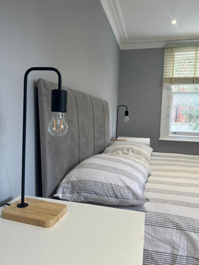 Lovely 2-Bedroom Victorian Flats Londra Esterno foto