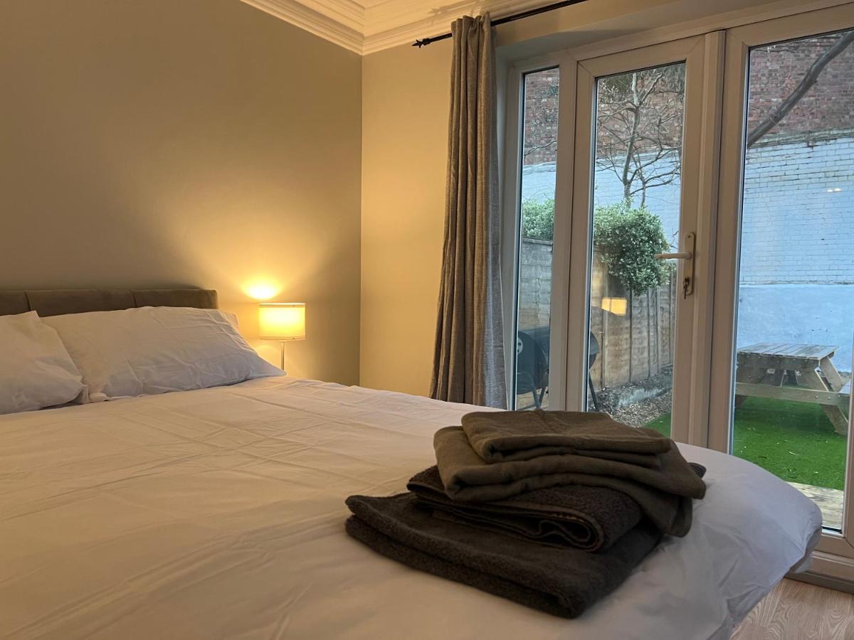 Lovely 2-Bedroom Victorian Flats Londra Esterno foto