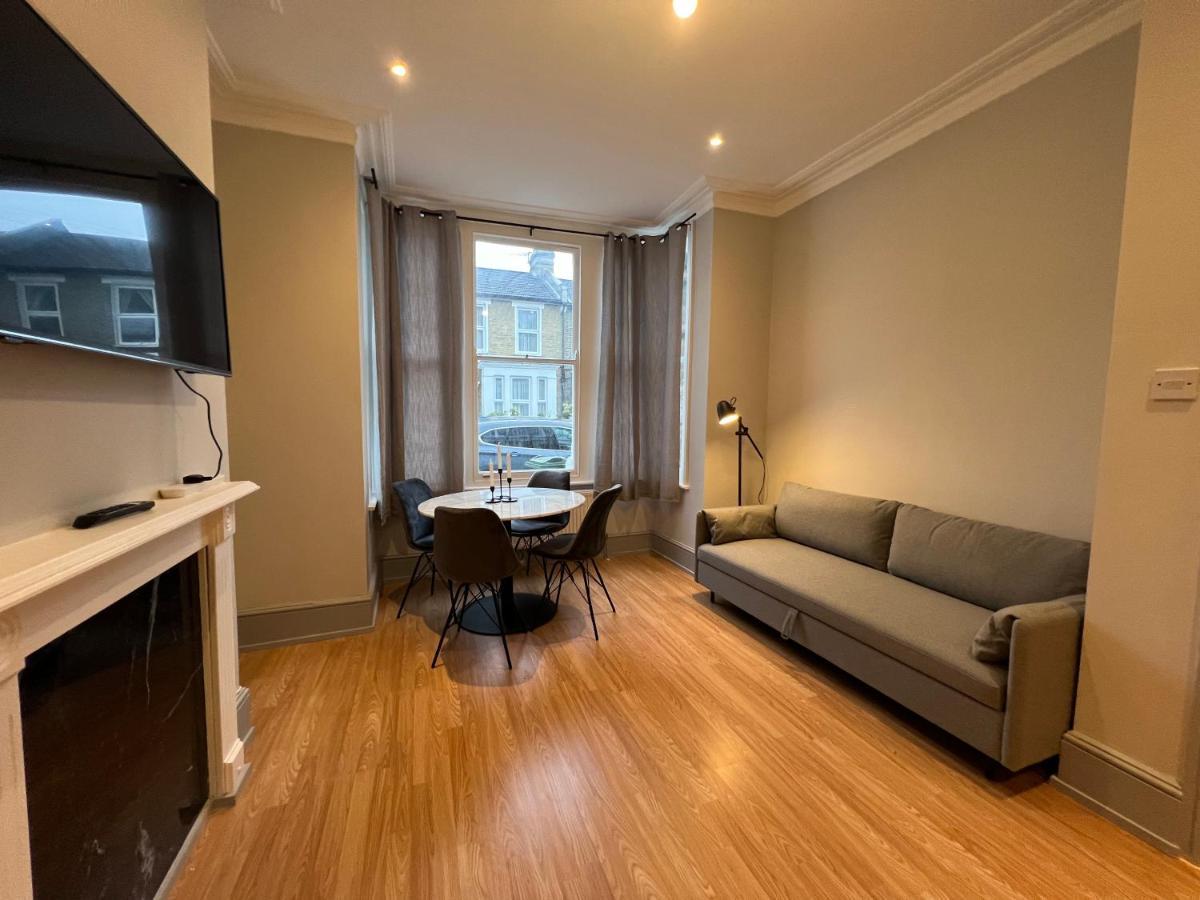 Lovely 2-Bedroom Victorian Flats Londra Esterno foto