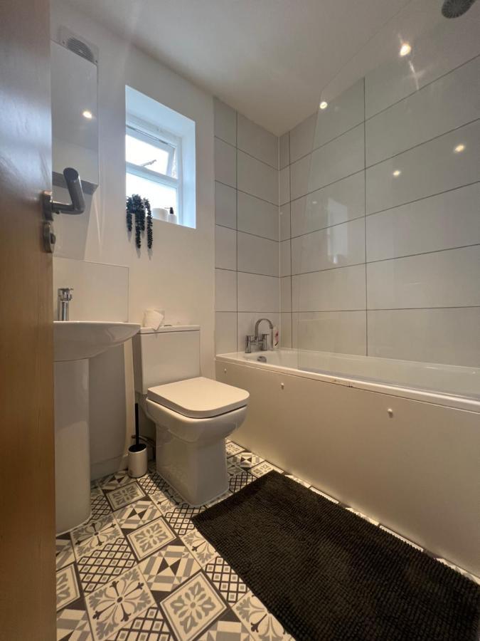 Lovely 2-Bedroom Victorian Flats Londra Esterno foto