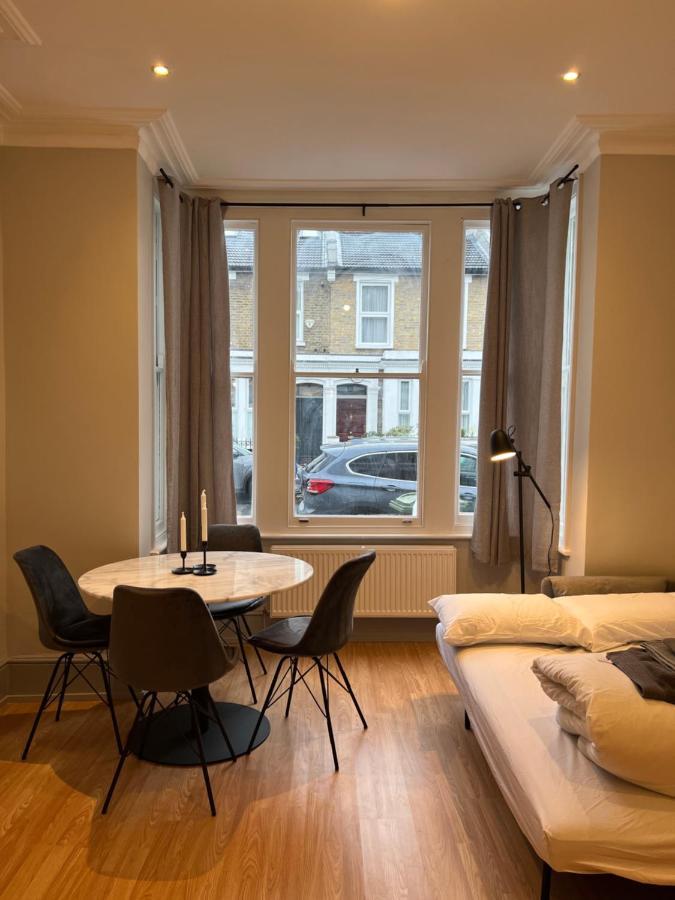Lovely 2-Bedroom Victorian Flats Londra Esterno foto